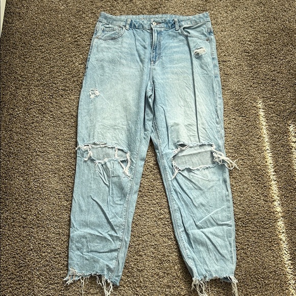 American Eagle Outfitters Women’s Distressed Boyfriend Jeans Size 14 Regular - Picture 1 of 7